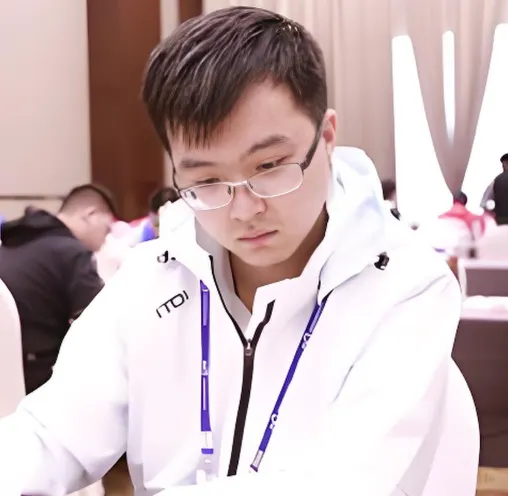 杨铭
